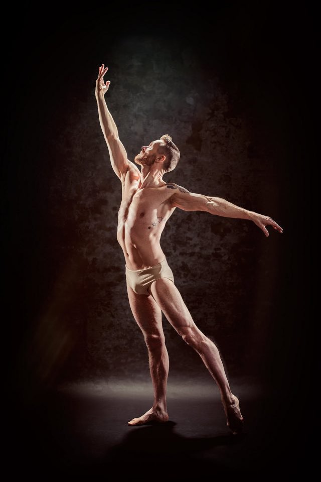 Male Contemporary Dance - Standing pose