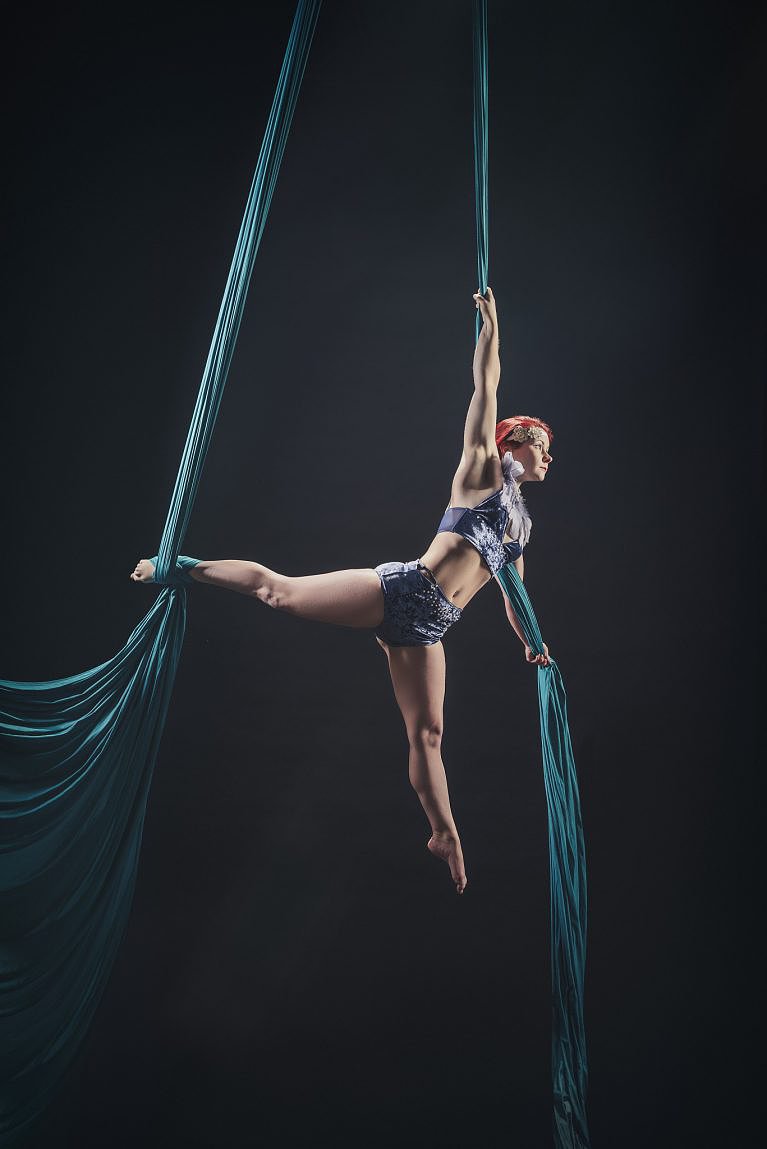 Aerial Silks Photoshoot Performers